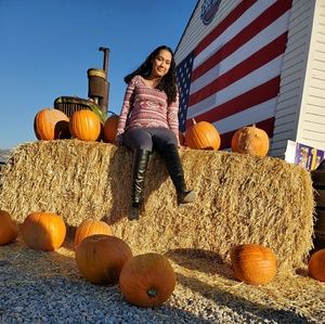 Meet your Posher, Jasmin